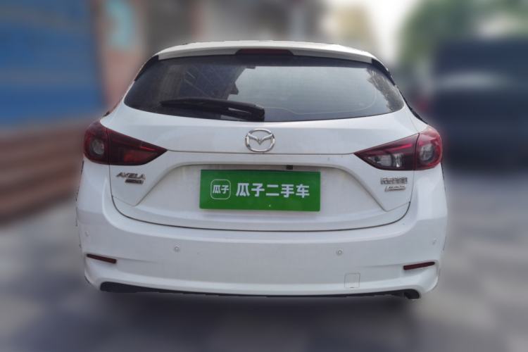 Used Mazda 3 Axela 2017 Hatchback 1.5L Automatic Comfort Model China VI Standard
