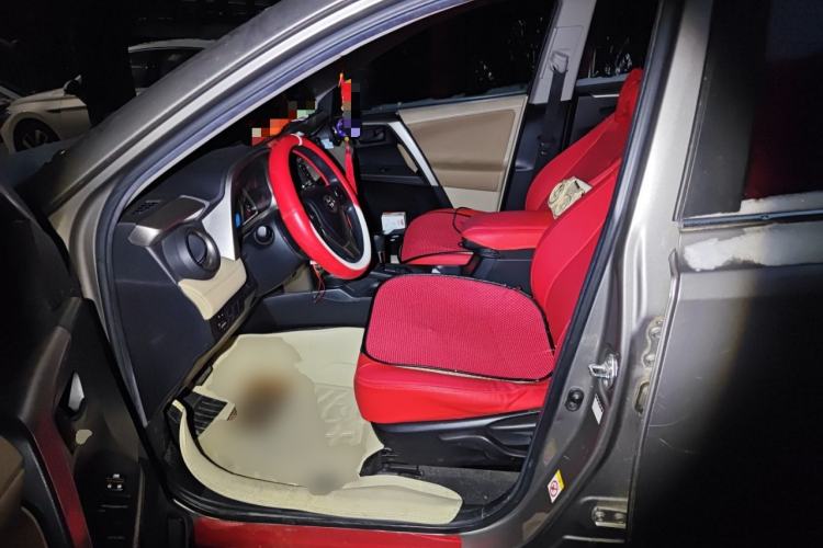 Used Toyota RAV4 2015 2.0L CVT Two-Wheel Drive Fashion Edition