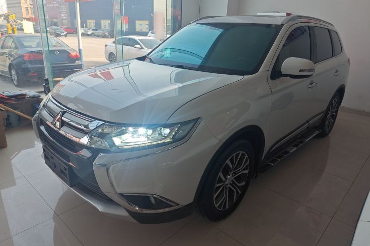 Used Mitsubishi Outlander 2018 2.4L 4x4 Luxury Edition 7-Seater