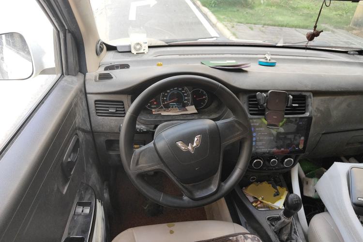 Used Wuling Rongguang V 2016 1.5L Standard Version