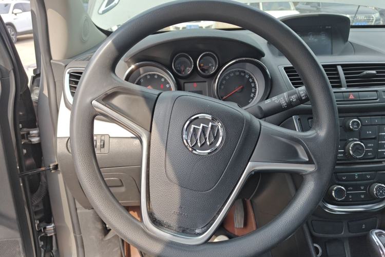 Used Buick Encore 2015 1.4T Automatic Two-Wheel Drive Urban Elite Version Steering Wheel