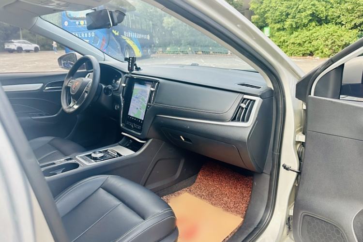 Used Roewe i6 New Energy 2017 45T Hybrid Connect & Smart Enjoyment Edition Interior 1