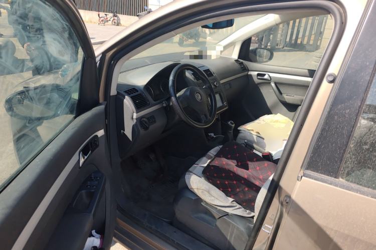 Used Volkswagen Touran 2015 1.4T Manual Fashion Edition 5-Seater
