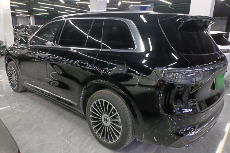 Used Hima AITO M8 2025 Model Pure Electric Max+ Six-Seat Four-Wheel-Drive Version
