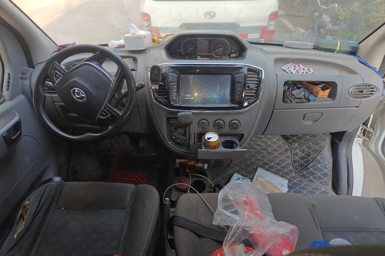 Used SAIC MAXUS Xintu V80 2018 2.5T AMT Aoyuntong Long Wheelbase Mid-Roof 7/10-Seater
