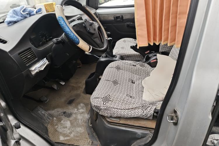 Used Wuling Rongguang 2011 1.2L Base Version
