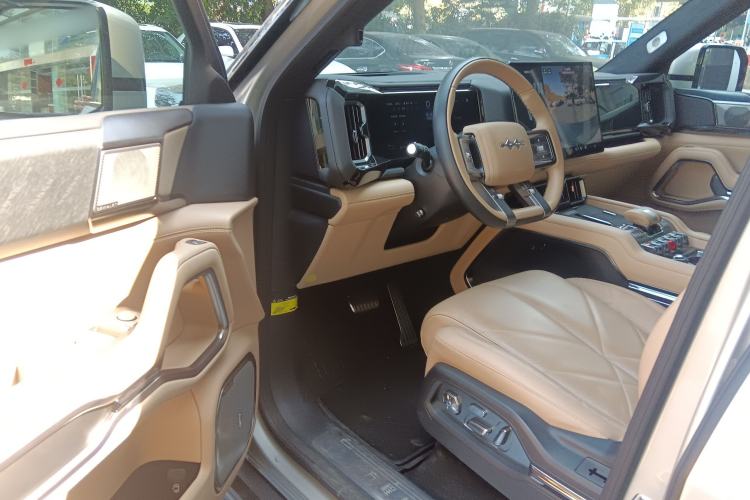 Used Formula Leopard Leopard 8 2025 Smart & Brave Flagship Edition 7 Seats
