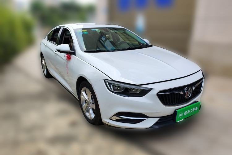 Used Buick Regal 2017 20T Elite Edition Front Right 45 Deg