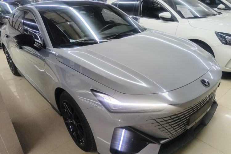 Used Changan UNI-V 2023 1.5T Prestige Model
