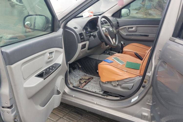 Used BAIC Weiwang M20 2014 1.5L Comfort Version BJ415B Driver Seat