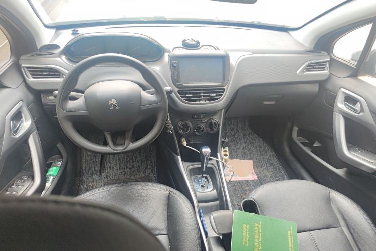 Used Peugeot 2008 2014 1.6L Automatic Trend Edition Center Console