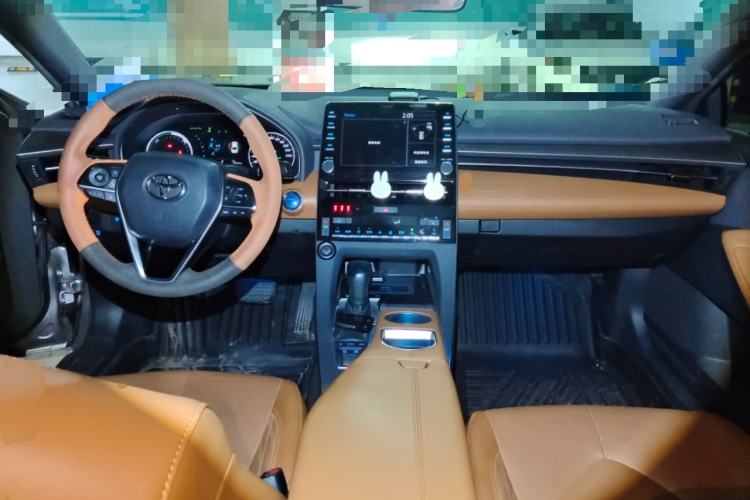 Used Toyota Avalon 2019 Dual-Engine 2.5L XLE Prestige Version China VI Standard Center Console