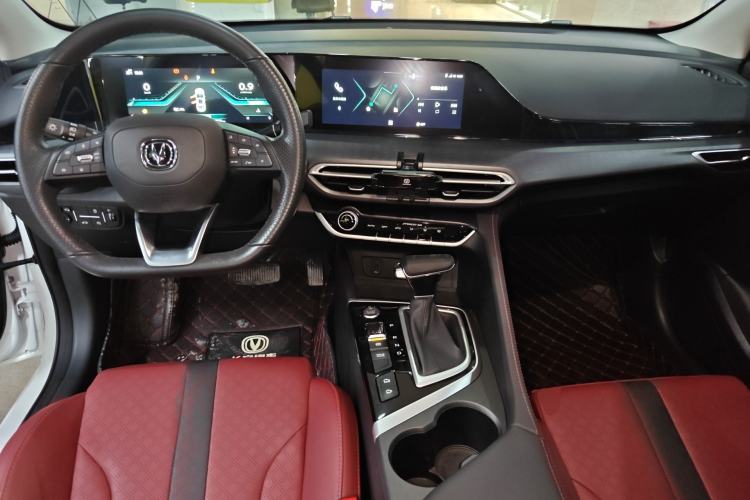 Used CHANGAN Eado 2021 PLUS Blue Whale NE 1.4T GDI DCT Flagship Model Center Console