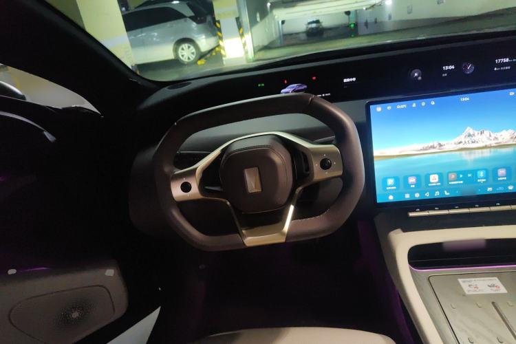 Used Avatr 12 2024 700 Three-Laser Rear-Wheel Drive Luxury Edition Steering Wheel