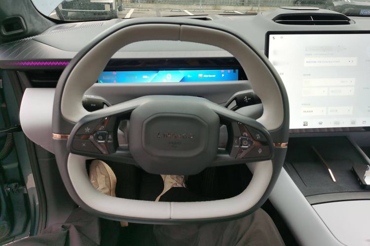 Used Lynk & Co Z10 2025 95 kWh 702 km All-Wheel Drive Intelligent Driving Ultra
