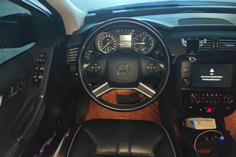 Used Mercedes-Benz R-Class 2017 R 320 4MATIC Business Edition Prestige Model
