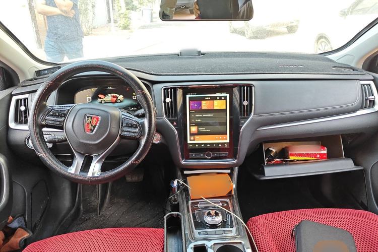 Used Roewe i6 New Energy 2017 45T Hybrid Connect & Smart Enjoyment Edition Interior 2