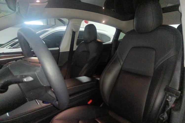 Used Tesla Model Y 2021 Long-Range All-Wheel-Drive Version
