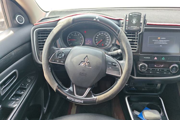 Used Mitsubishi Outlander 2018 2.0L Two-Wheel Drive Glory Edition 5 Seats