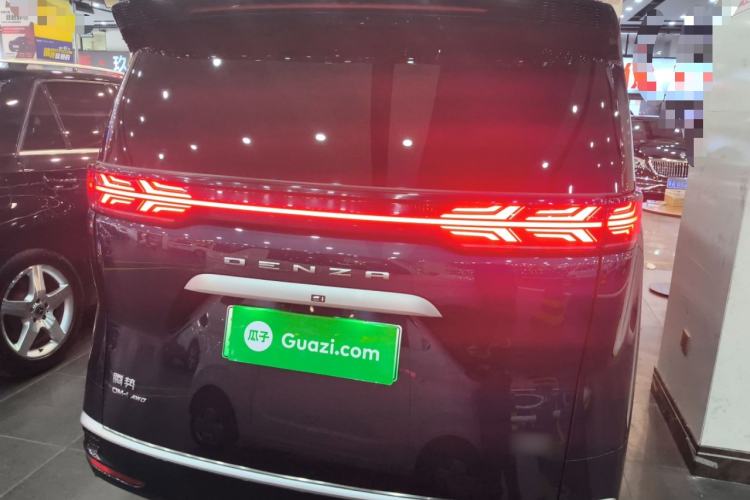 Used Denza D9 2022 DM-i 970 Four-Wheel Drive Prestige Model
