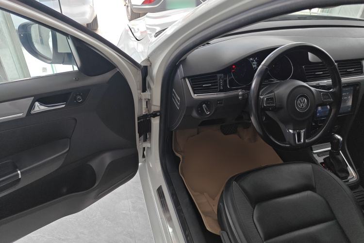 Used Volkswagen Bora 2015 Value Edition 1.6L Automatic Comfort Version
