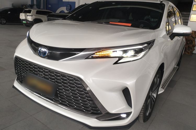 Used Toyota Granvia 2023 2.5L Hybrid Flagship VIP Edition