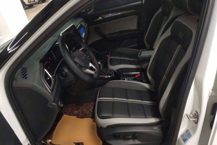 Used Volkswagen T-ROC 2023 300TSI DSG Two-Wheel-Drive Chen Guang Edition
