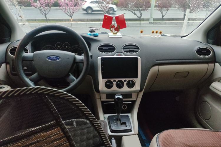 Used Ford Focus 2007 Hatchback 1.8L Automatic Fashion Edition Center Console