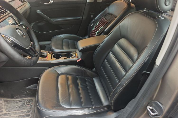 Used Volkswagen Passat 2016 330TSI DSG Luxury Edition Left Front Seat