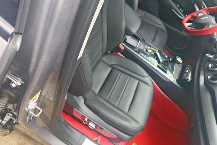 Used Wey VV7 2017 2.0T Ultra-Luxury Version
