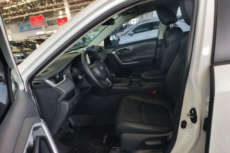 Used Toyota RAV4 2023 2.0L CVT Two-Wheel Drive Urban Edition
