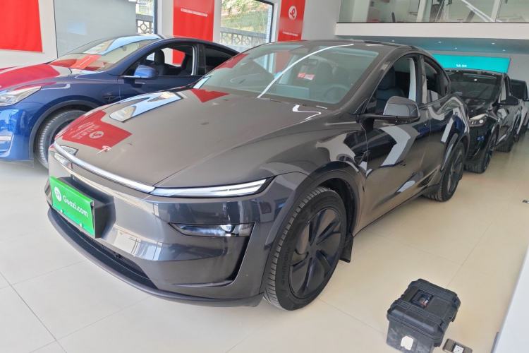 Used Tesla Model Y 2025 Long-Range All-Wheel Drive First Edition