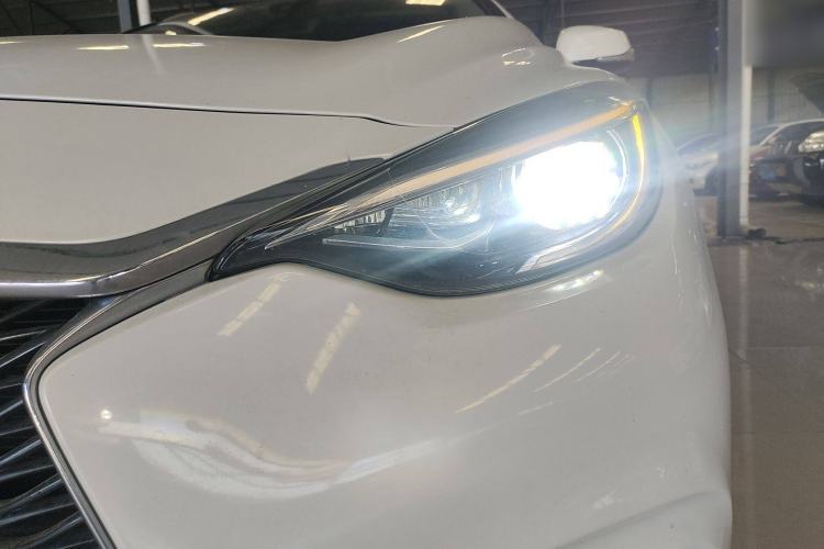 Used Infiniti QX30 2017 1.6T Two-Wheel-Drive Sport Edition
