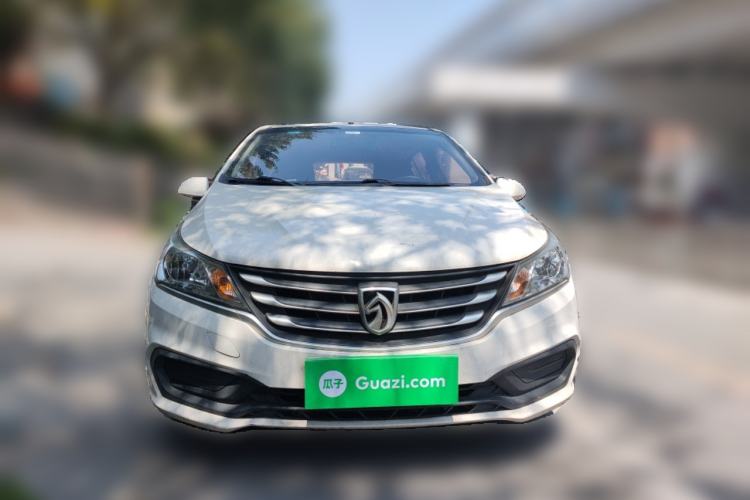 Used Baojun 310 2016 1.2L manual Comfort trim level