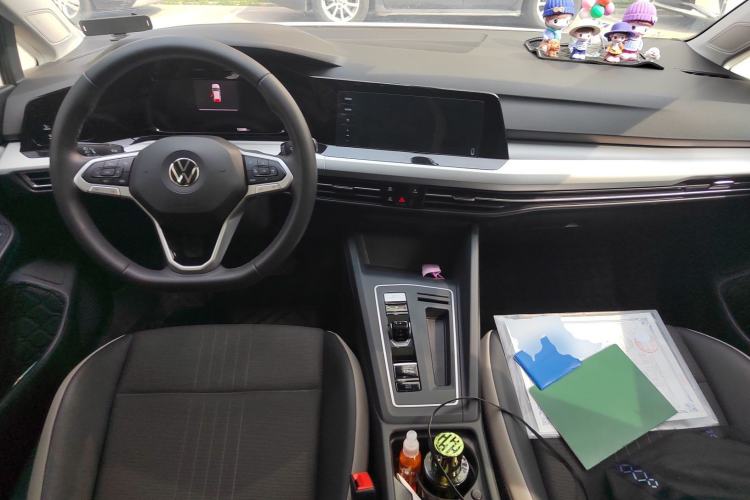 Used Volkswagen Golf 2023 Facelift 280TSI DSG Pro Center Console