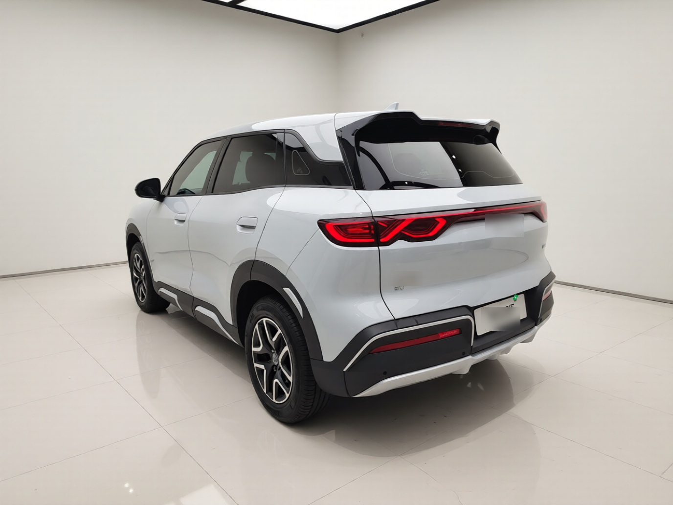 BYD Yuan UP 2025 Model 301KM Leading Version — снимка 4