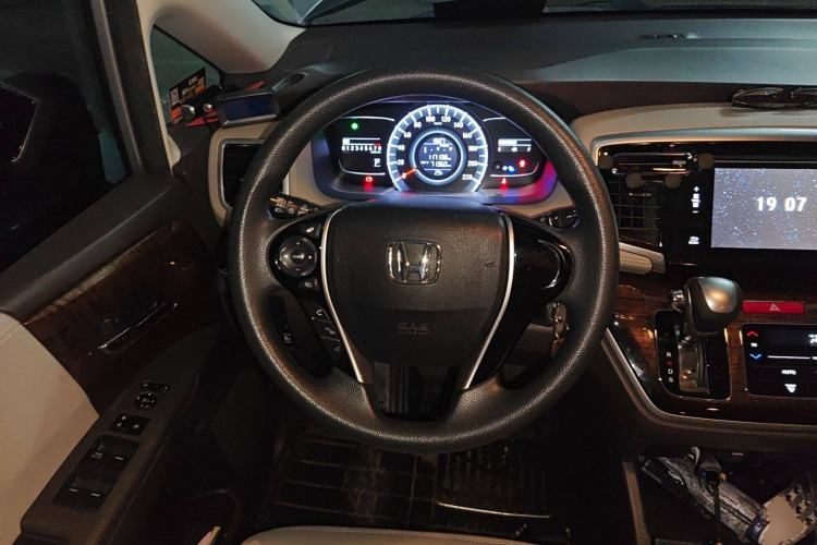 Used Honda Odyssey 2015 Revised Version 2.4L Comfort Edition