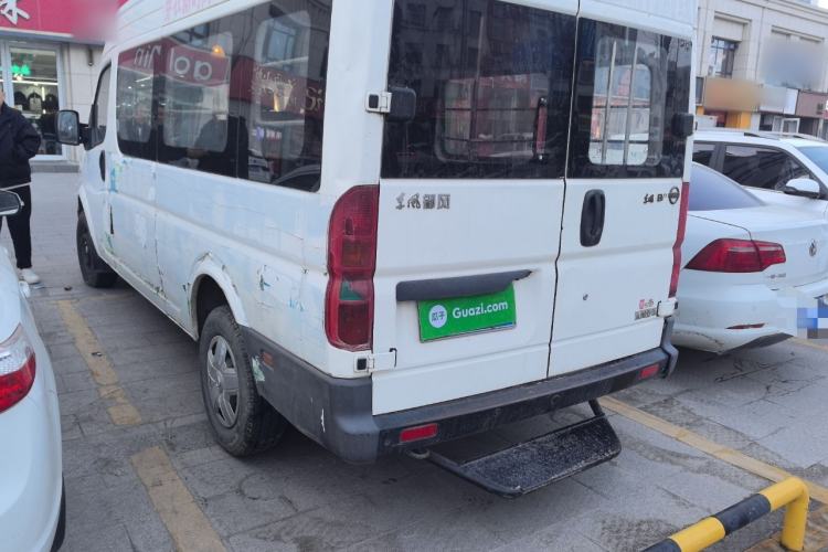 Used Dongfeng Yufeng Yufeng 2015 2.5T Lingyun Edition Yulibao standard-equipped long-wheelbase mid-roof ZD25
