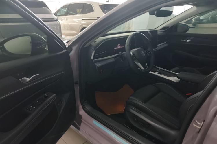 Used Volkswagen Passat 2025 Pro 380TSI Dragon Supreme Edition

