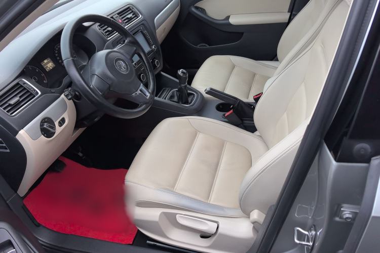 Used Volkswagen Sagitar 2014 1.6L Manual Comfort Model
