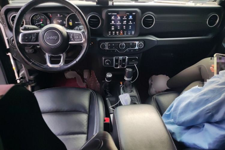 Used Jeep Wrangler New Energy 2021 Four-Door 2.0T 4xe Sahara Center Console