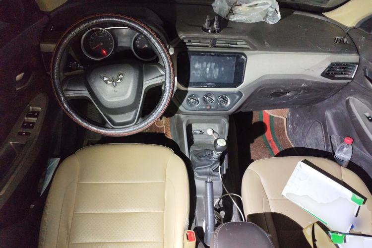 Used Wuling Hongguang 2019 1.5L S Comfort Edition China VI LAR