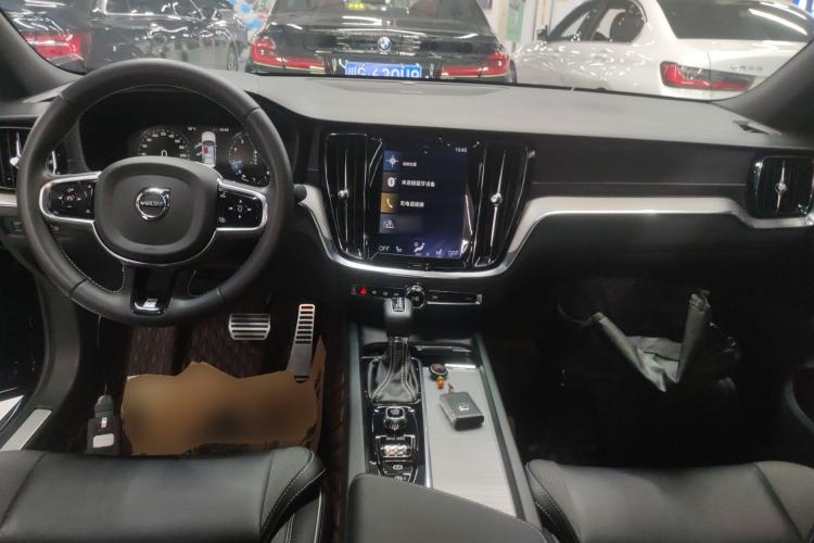 Used Volvo S60 2020 T5 Zhiya Sport Edition Center Console