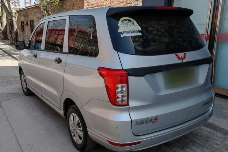 Used Wuling Hongguang 2019 1.5L S Basic Version China VI Standard LAR