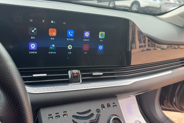 Used Bestune B70 2023 Third Generation 1.5T Automatic Enjoyment Version Audio And AC Panel