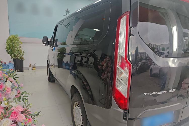 Used Ford Transit 2019 2.0T Diesel Multi-Purpose Commercial Vehicle Short Wheelbase Low Roof 6-Seater China VI Standard