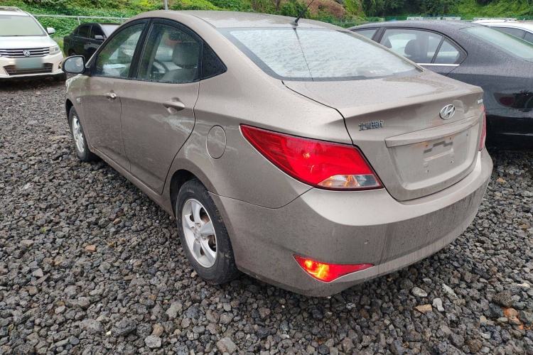 Used Hyundai Verna (older generation) 2014 1.4L Manual Smart GLS Trim Left Side