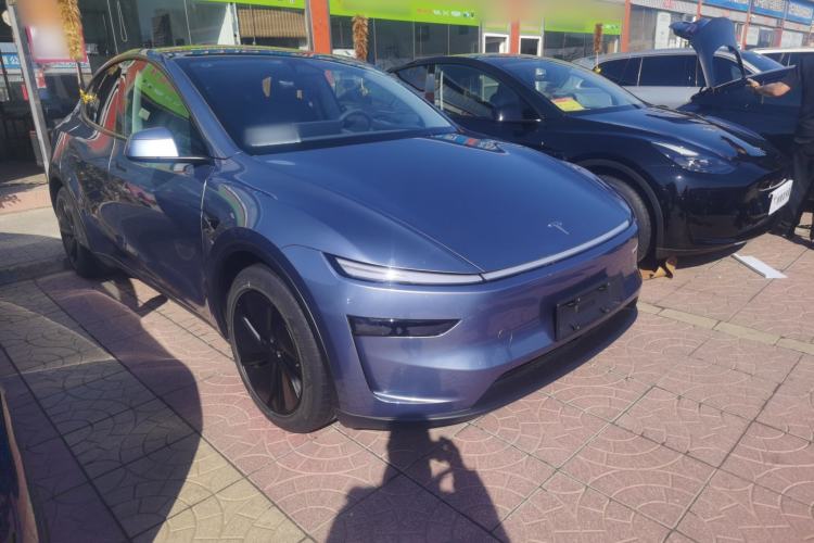 Used Tesla Model Y 2025 Long-Range All-Wheel Drive First Edition