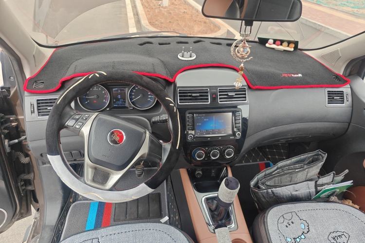 Used FORTHING Joyear X5 2015 1.6L Manual Luxury Model Center Console