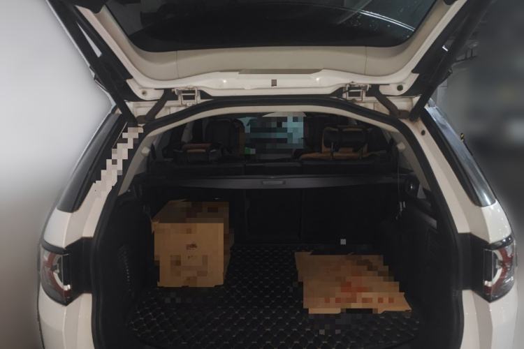 Used Land Rover Discovery Sport 2017 2.0T HSE Trunk